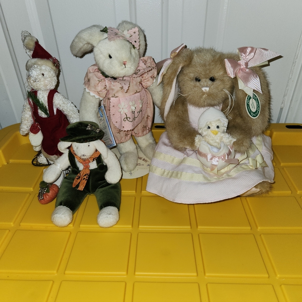 Lot Of 3 Bunnies By The Bay And 1 Barrington Bear With Chick Easter